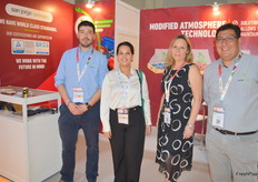 The San Jorge packaging team. 